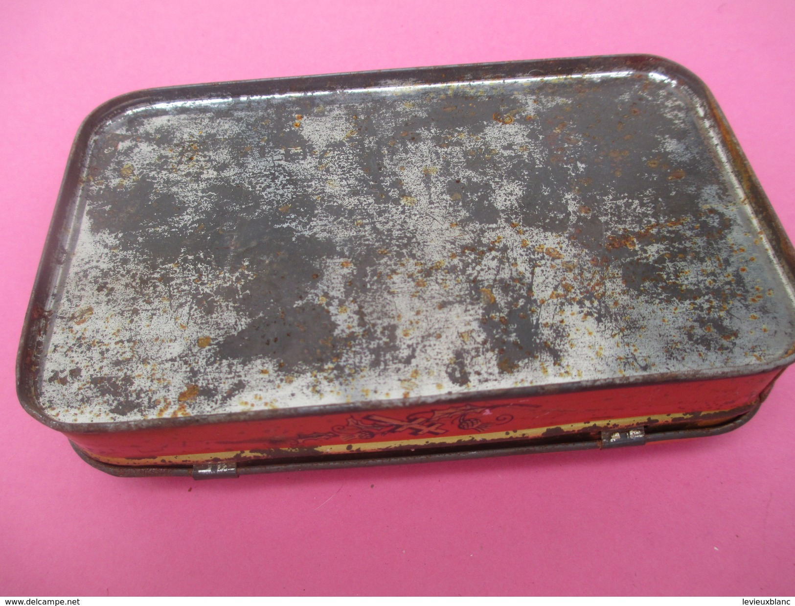 Boite métallique ancienne/Confiserie /Véritables Bergamotes de Nancy/ Vers 1950         BFPP138