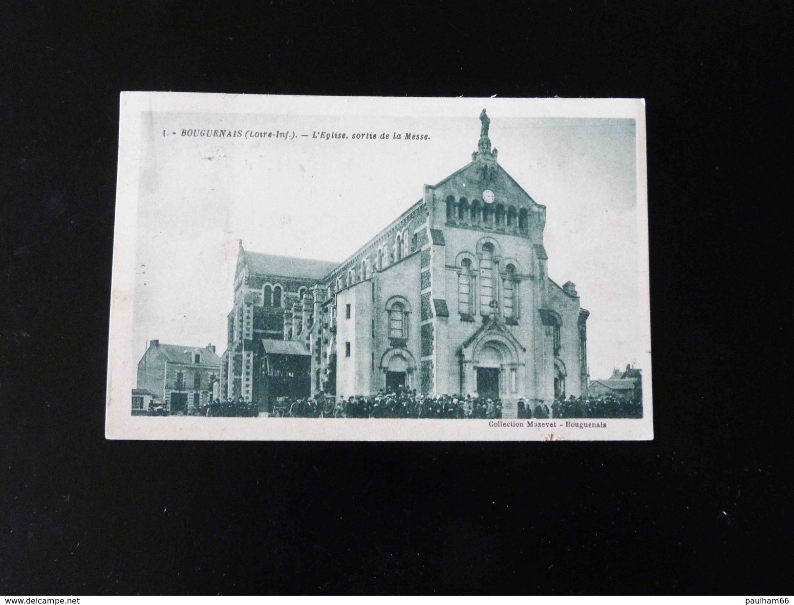 BOUGUENAIS    L'EGLISE  SORTIE DE LA MESSE - Bouguenais