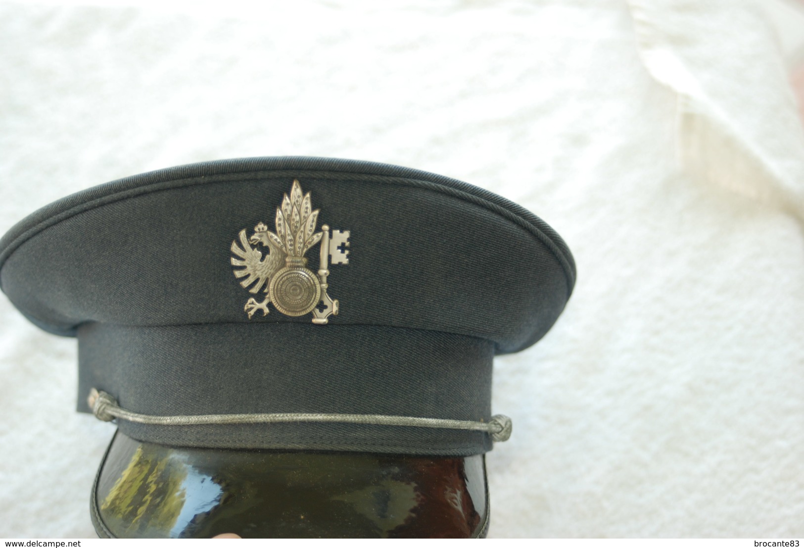 Casquette De Policier De Suisse Taile 59 - Helme & Hauben