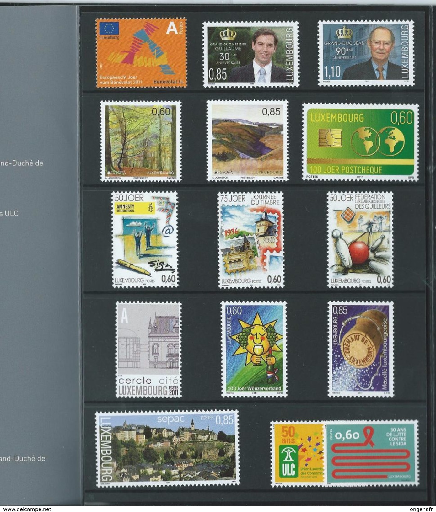 Année  2011  Complète  Dans Livret Des Postes ; Soit: 22 Timbres - 1 Carnet - 2 Blocs+ 1 Souvenir En N/B  Timbre De Noël - Full Years