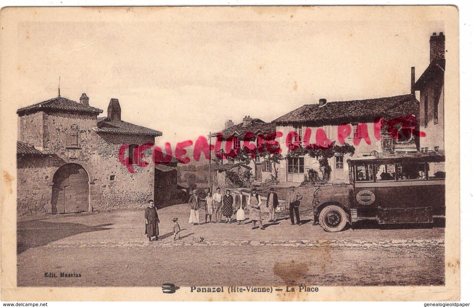 87 - PANAZOL - LA PLACE  AUTOBUS DU CENTRE BERNIS- EDITEUR MASSIAS - Panazol