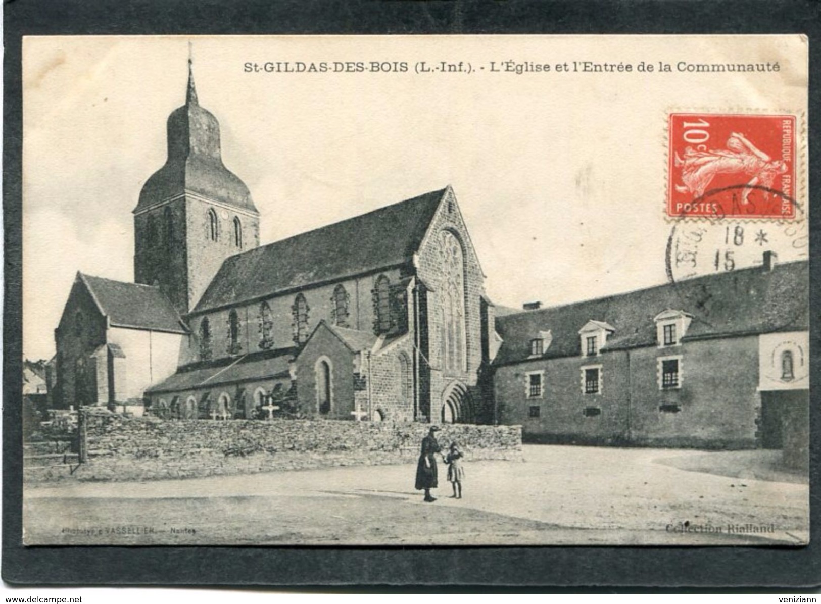 CPA - ST GILDAS DES BOIS - L'Eglise Et L'Entrée De La Communauté, Animé - Otros & Sin Clasificación