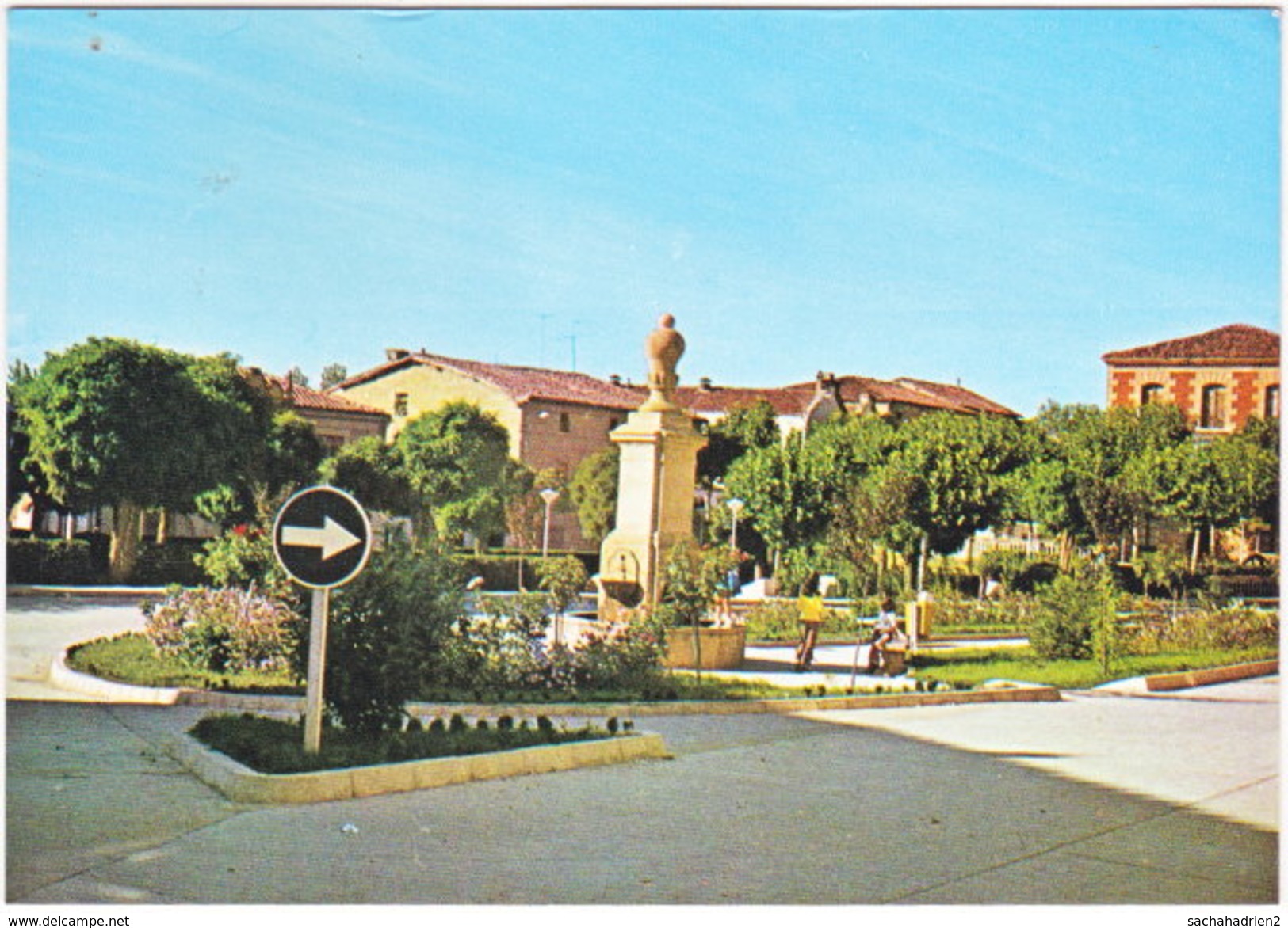 Gf. CASALARREINA. Plaza Del Generalisimo. Fuente Y Jardines - La Rioja (Logrono)