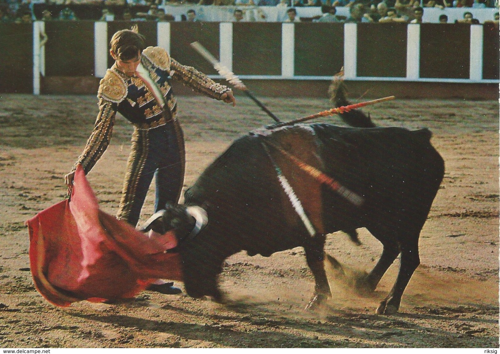 Corrida De Toros. Pase Con La Derecha - Manuel Benitez " El Cordobes"  # 06995 - Corrida