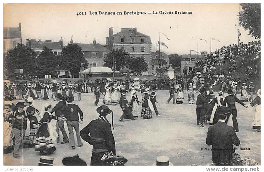 Rennes     35     Les Danses En Bretagne. La Gavotte    (  Voir Scan) - Rennes