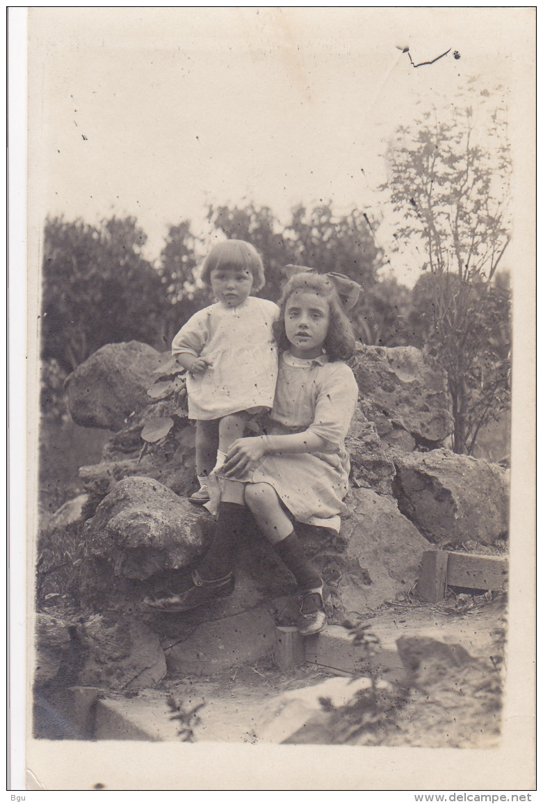 Non Située (Carte Photo) - Deux Enfants - A Identifier