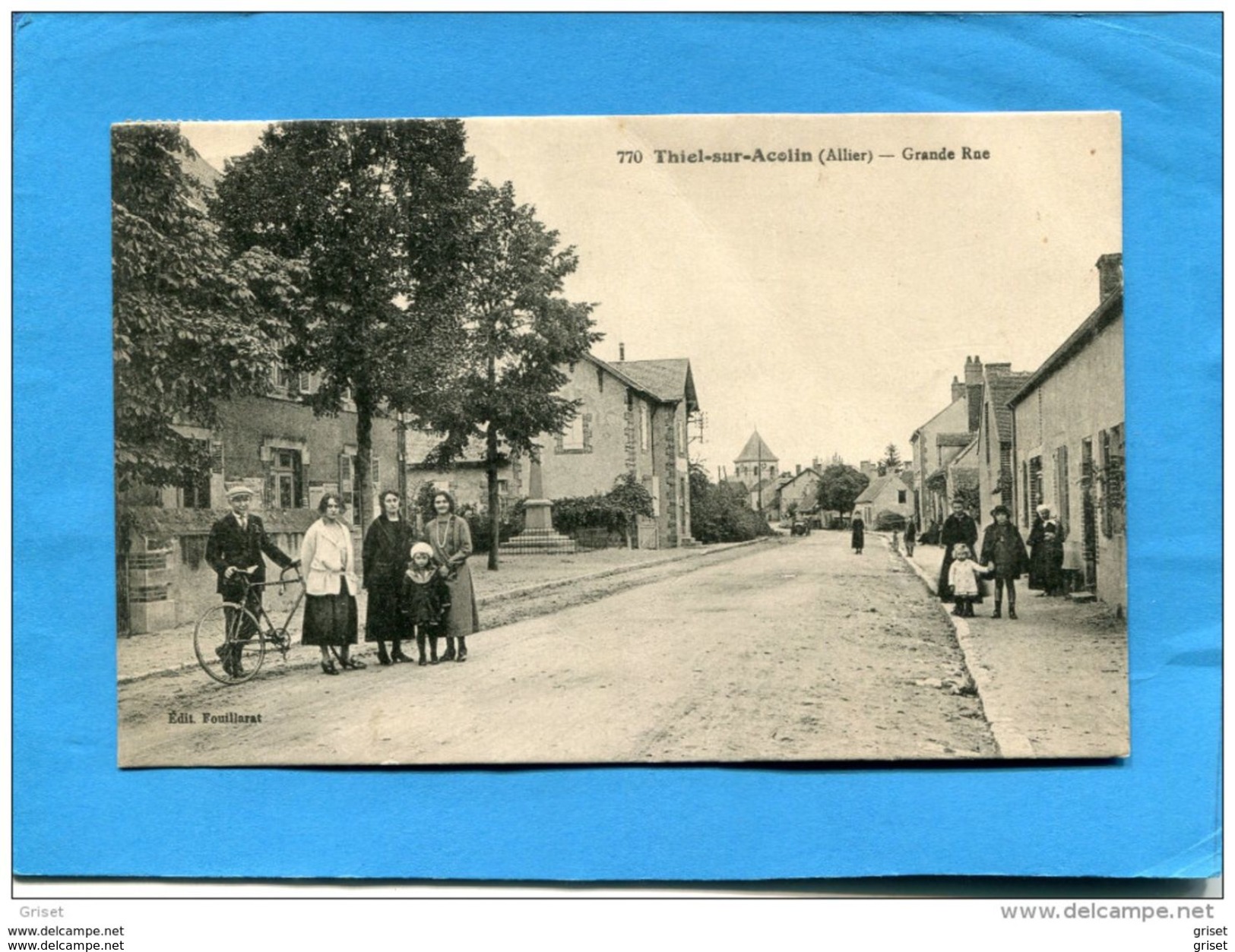 Thiel Sur Acolin-Grande Rue Animée-beau Plan -a Voyagé En 1932 édition Fouillarat - Autres & Non Classés