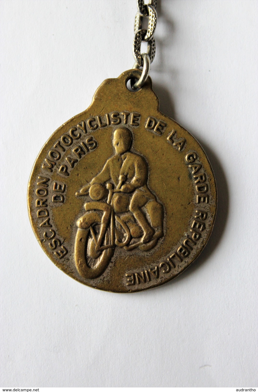 Escadron Motocycliste Garde Républicaine Gendarmerie Moto Ancienne Médaille Insigne Porte Clefs - Police & Gendarmerie