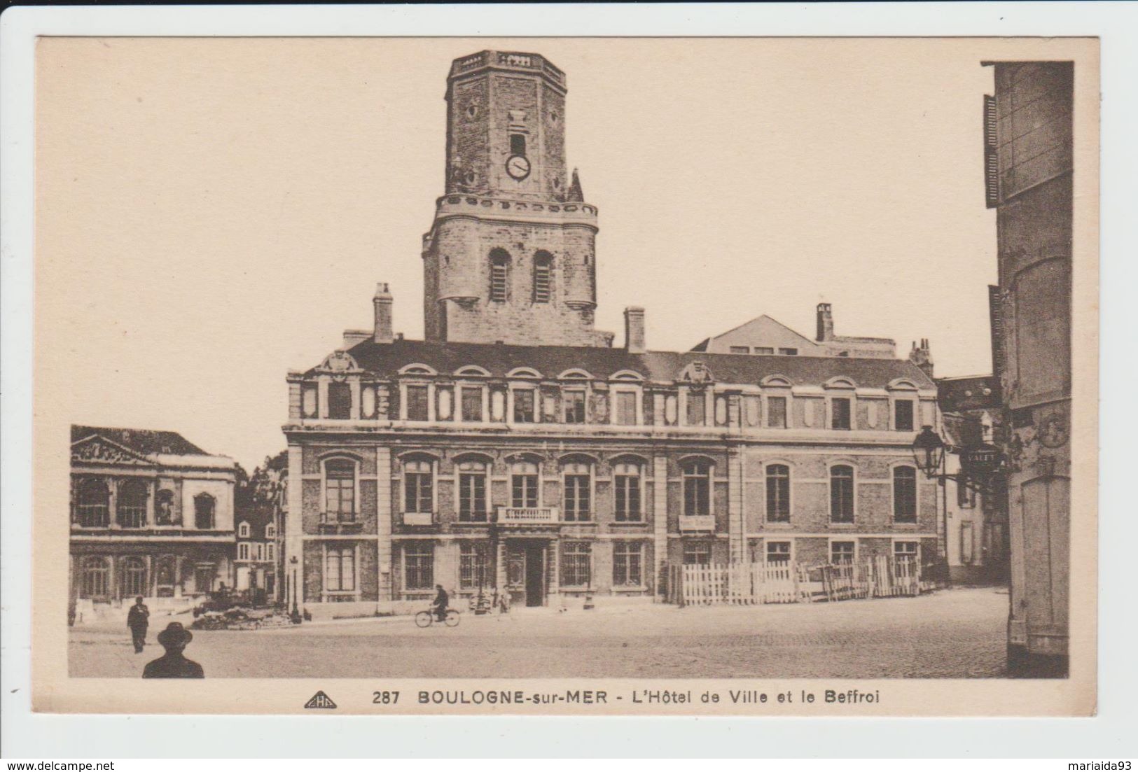 BOULOGNE SUR MER - PAS DE CALAIS - L'HOTEL DE VILLE ET LE BEFFROI - Boulogne Sur Mer