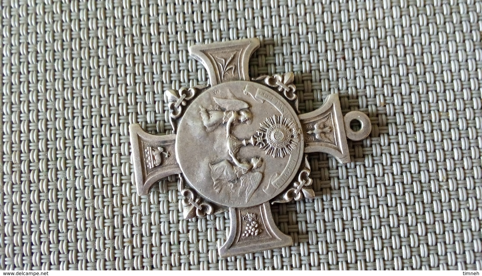 RARE - MEDAILLE CROIX SACRE - COEUR JESUS 4cm - MEDAILLE RELIGIEUSE - METAL - Colombe Agneau Pascal Ange Ostensoir - Religion & Esotérisme