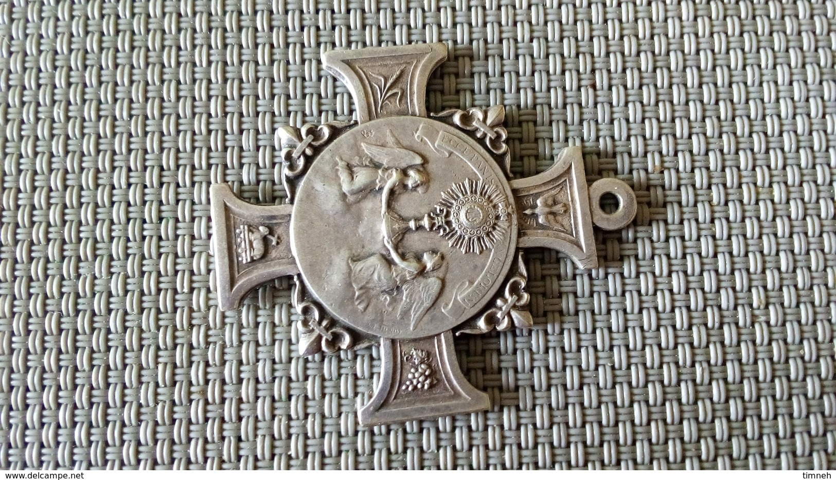 RARE - MEDAILLE CROIX SACRE - COEUR JESUS 4cm - MEDAILLE RELIGIEUSE - METAL - Colombe Agneau Pascal Ange Ostensoir - Religion & Esotérisme