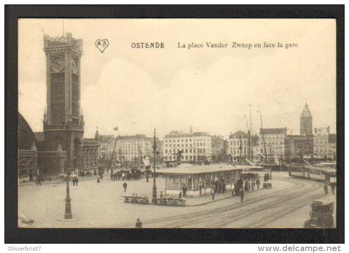 Ostende - La Place Vander Zweep En Face De La Gare - Oostende