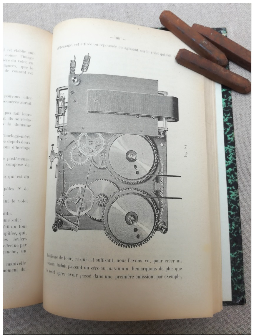 Horlogerie électrique par Ch. Poncet  1905, 228 pages, nbses illustrations. comme neuf. RARE.