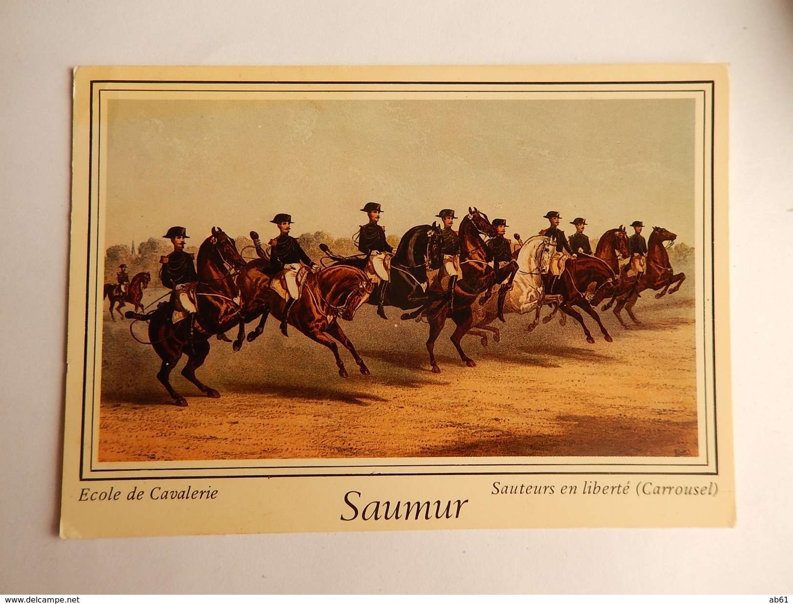 Dep 49 Saumur 'cavalier A Cheval " " Ecole De Cavalerie " Sauteurs En Liberté  ( Carrousel ) ( Neuve ) - Pferde