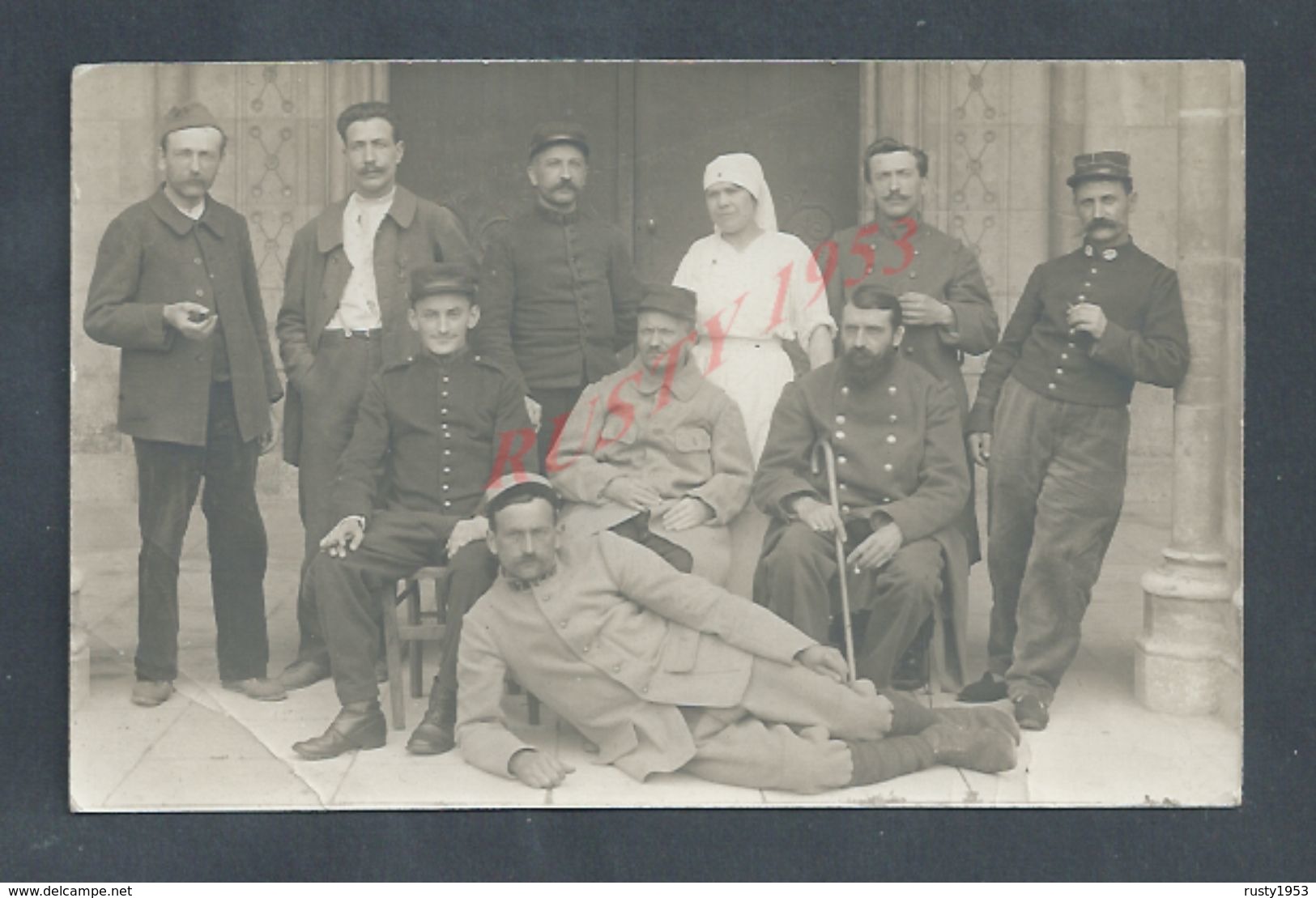 MILITARIA CARTE PHOTO MILITAIRE INFIRMIERE & BLESSES ECRITE EN 1915 HOPITAL DE BOURGES : - Personnages