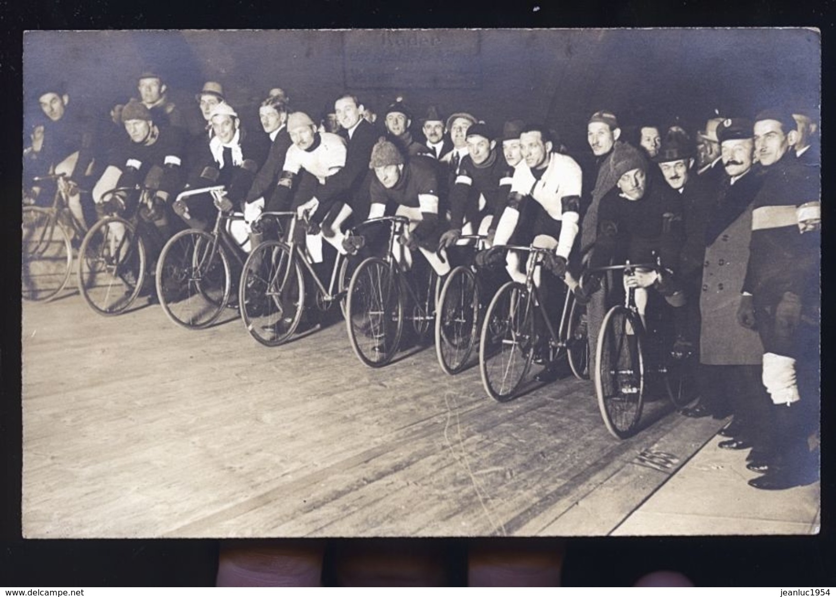 CYCLISTES  SUR PISTE  ALLEMANDS    CARTE  PHOTO - Autres & Non Classés