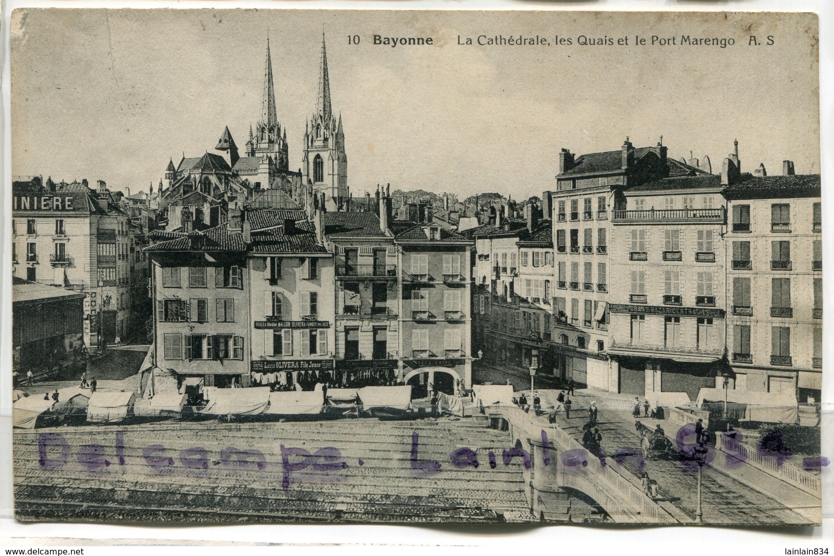 - 10 -  BAYONNE -  La Cathédrale, Les Quais  Et Le Port, Marengo, Froissée, Animation, Non écrite,  Scans. - Bayonne