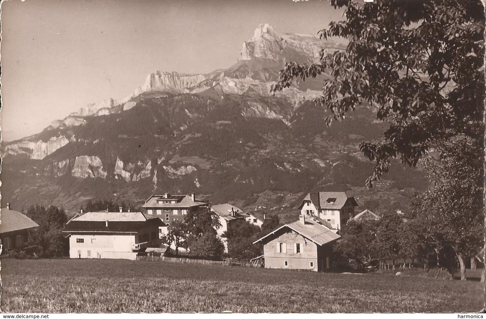 27 COMBLOUX LE CENTRE DE BASSEVILLE ET LES AIGUILLES DE WARENS - Combloux