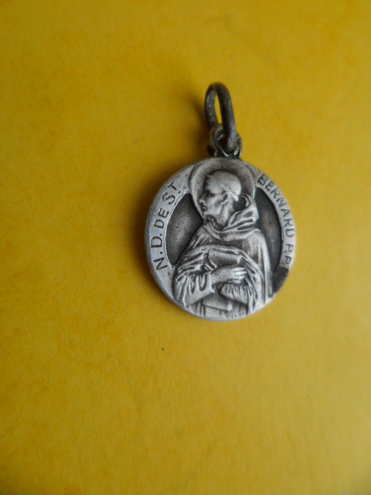 Medaille Religieuse Religion Catholique Argent Saint BERNARD De Fontaine  Abbé De CLAIRVAUX Et Vierge Marie - Religion & Esotérisme