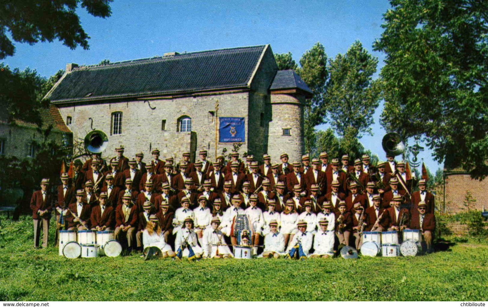 CHANTEURS / MUSICIENS  /    L 52  " FANFARE  DE HUISSIGNIES    "    CPM / CPSM  10 X 15 - Cantantes Y Músicos