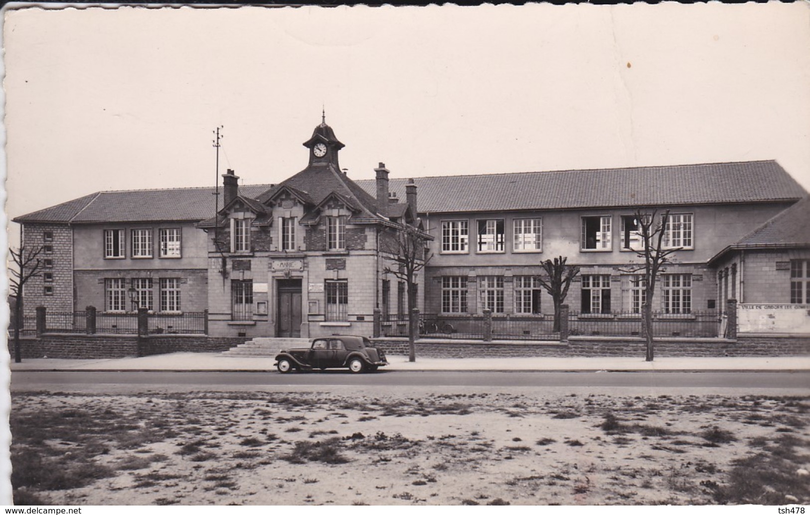 95-----RARE---GARGES LES GONESSE---la Mairie-( Attention Carte Plié En Deux )---voir 2 Scans - Garges Les Gonesses