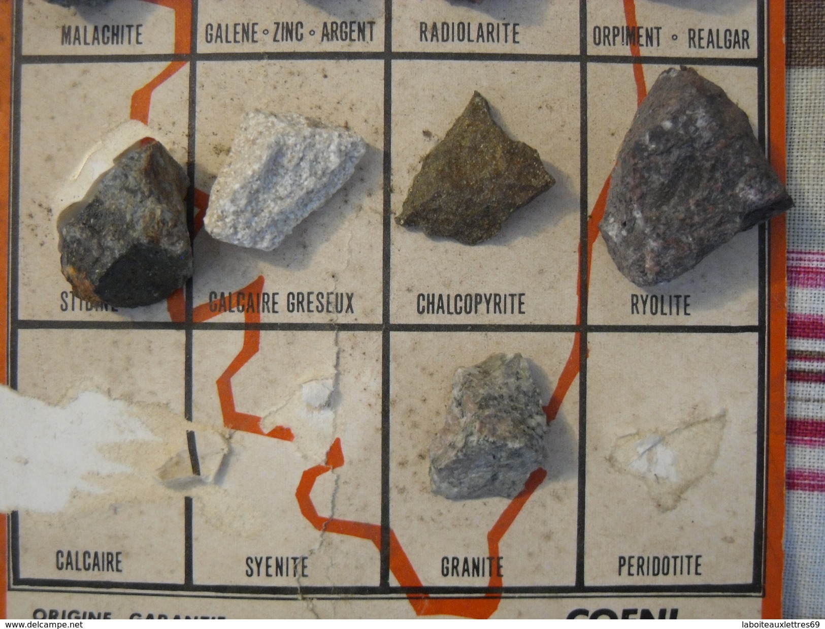 PLAQUE DE 13 ROCHES ET MINERAUX DE CORSE - N° 907265 - COFNI - 20200 MIOMO - Minerali