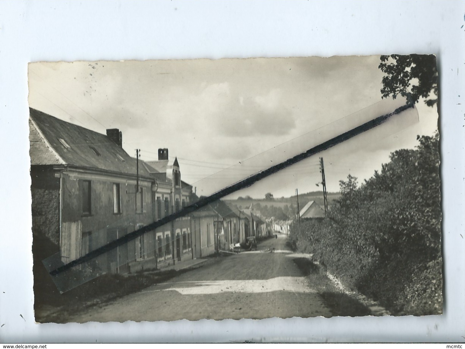 CPSM -  Naours  - (Somme ) - L'Entrée Du Pays - Rue D'Amiens - Naours