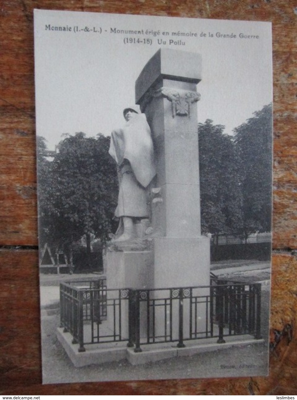 Monnaie. Monument Erige En Memoire De La Grande Guerre (1914-18). Un Poilu. Renou, Editeur. - Monnaie