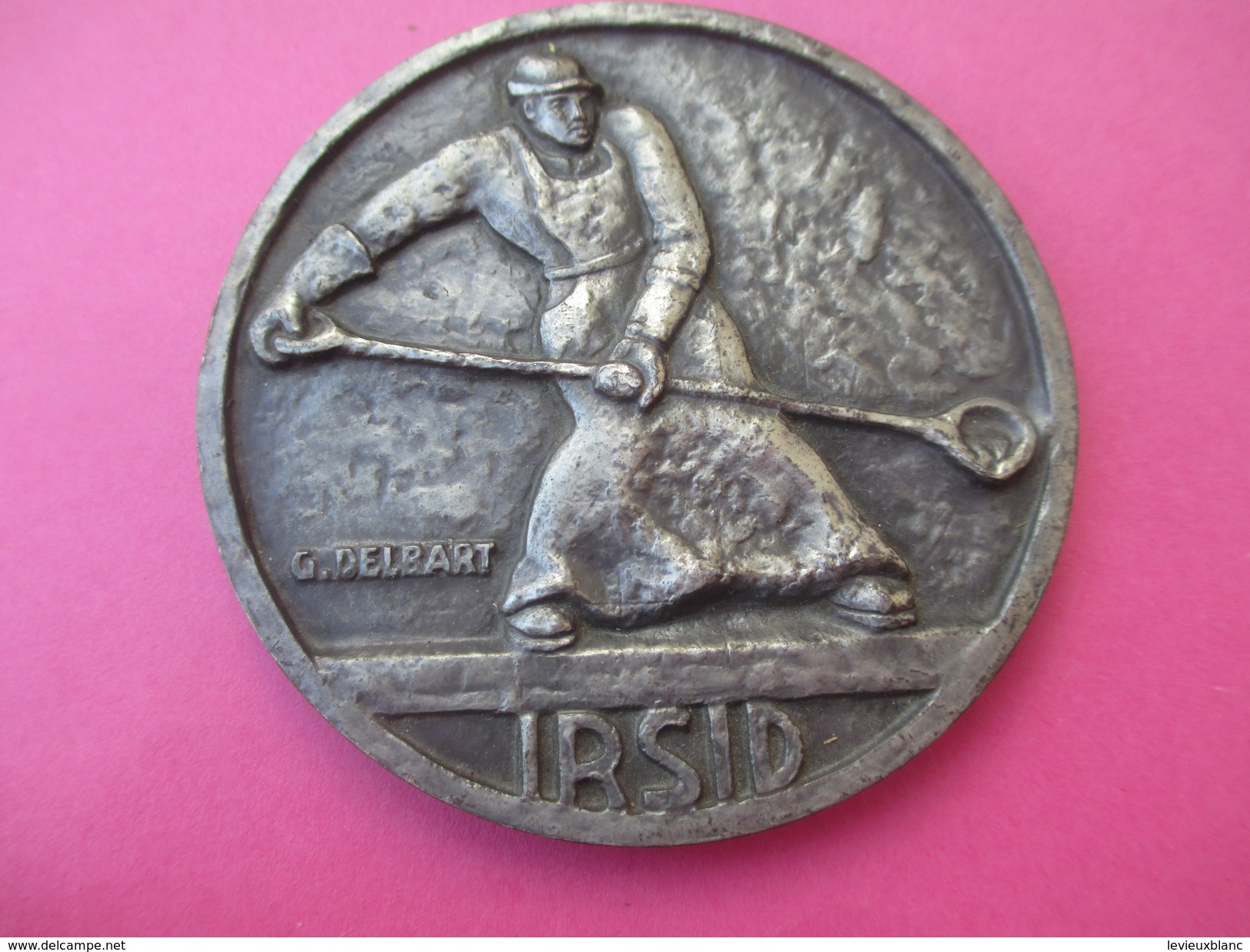3 Médailles Ancienneté/IRSID/Institut de Recherche de la Sidérurgie/Bronze-Argent-Or/attribuées/1972-77-82        MED148