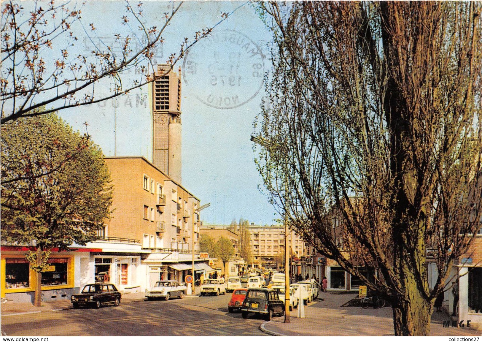 59-MAUBEUGE- LA RUE FRANKLIN-ROOSEVELT ET L'EGLISE - Maubeuge