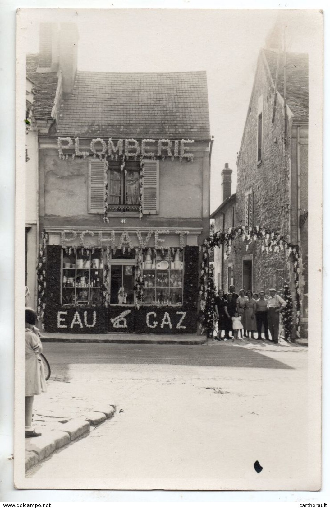 Carte-photo - ETRECHY - Magasin Plomberie Eau Et Gaz P. Chavet - 41 Grande Rue - Fête ... - Etrechy