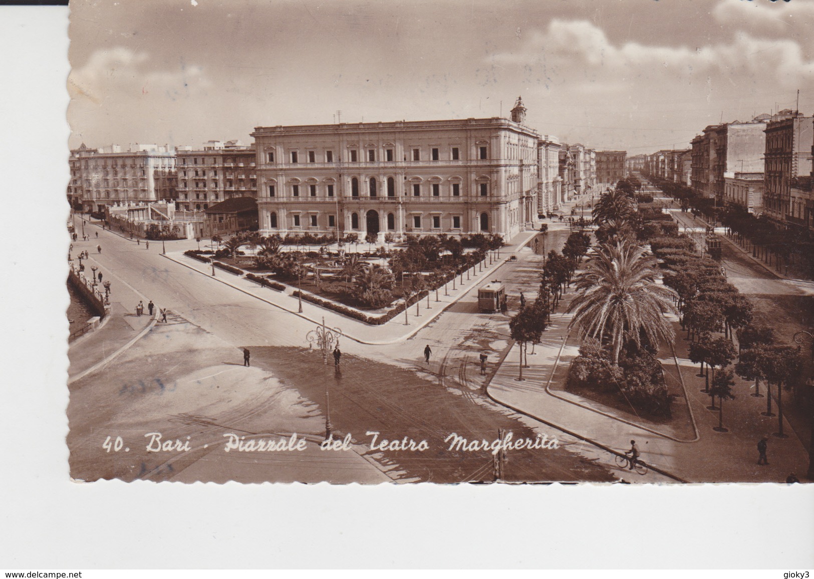 BARI PIAZZALE TEATRO MARGHERITA 1941 - Bari