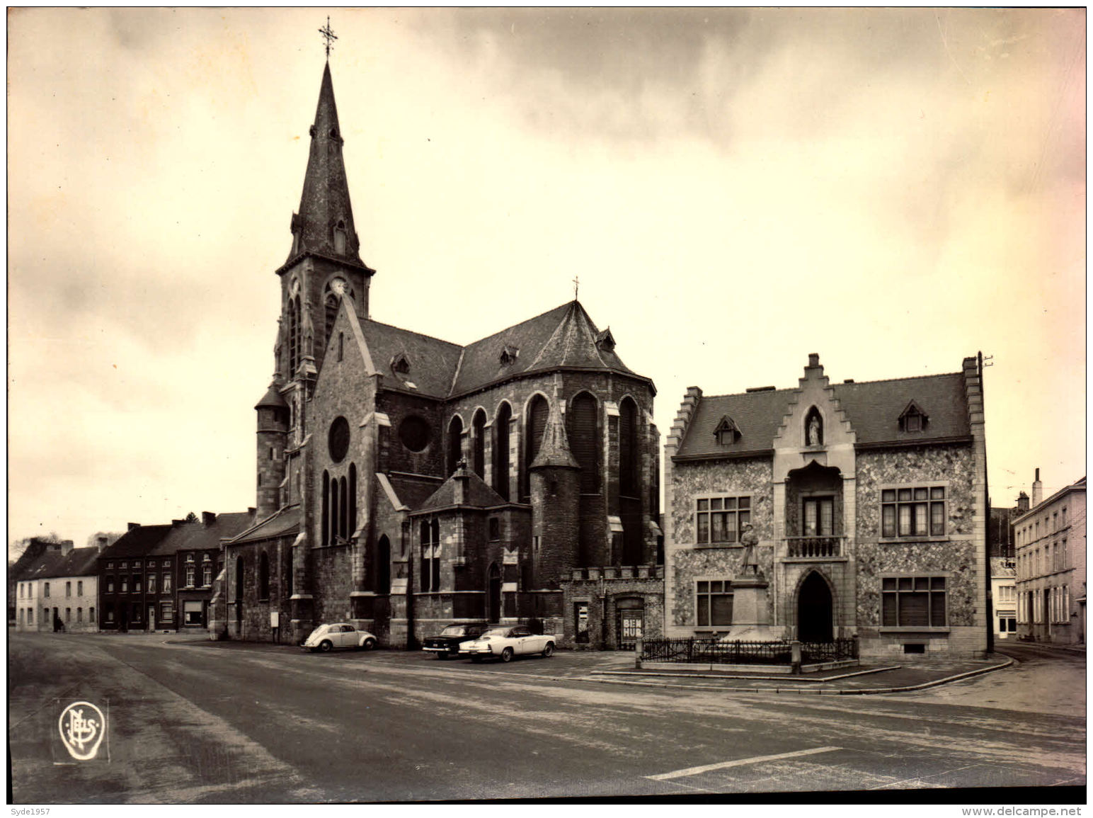 Ham-Sur-Heure PLace Communale Et église - Photo Véritable - NELS, Edition Brassini-Dubois N°1 - Ham-sur-Heure-Nalinnes