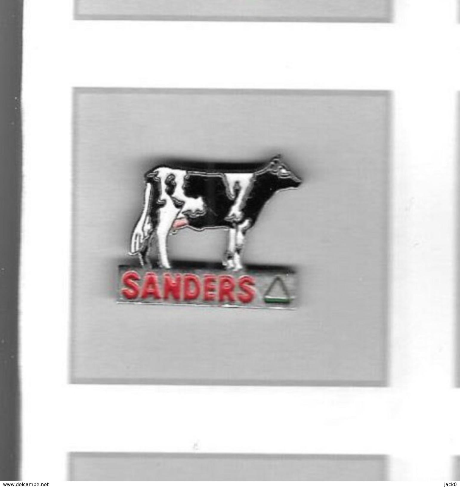 Pin´s  Animal  Vache  Noire  Et  Blanche  Sur  Publicité  Marque  Alimentaire  SANDERS - Tiere