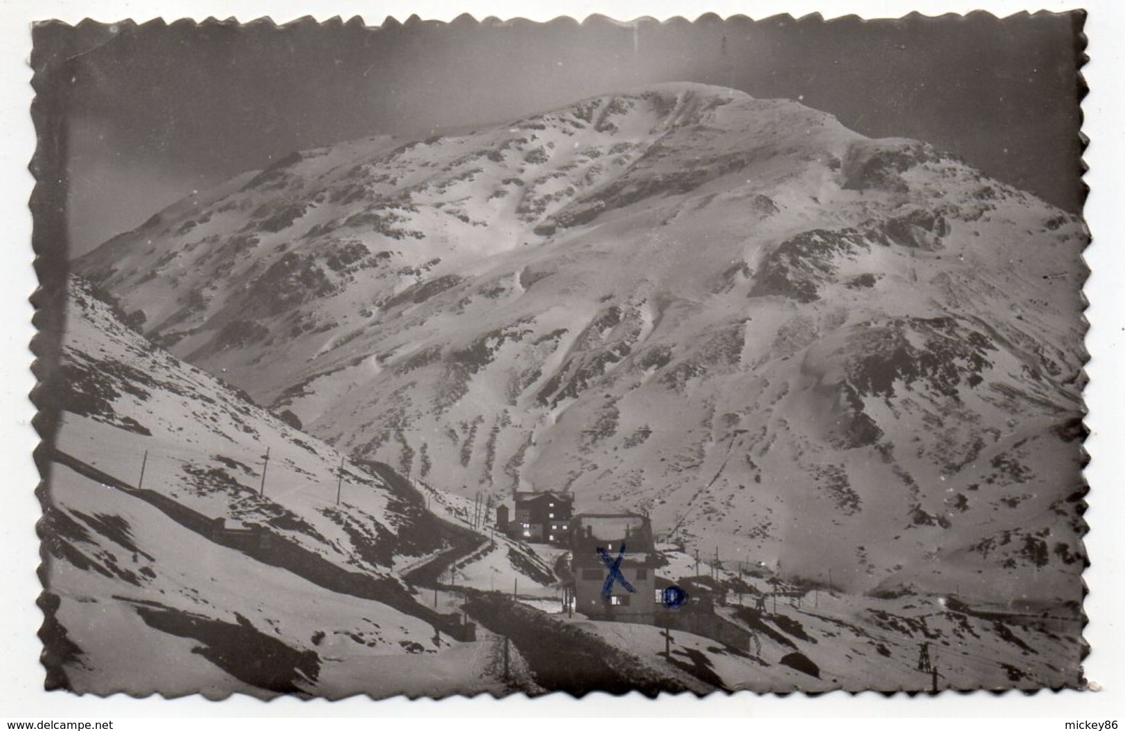 Espagne--CANFRANC CANDANCHU--1957--Vista De Las Pistas De Noche  ,cpsm 14 X 9  N° 30 - Huesca