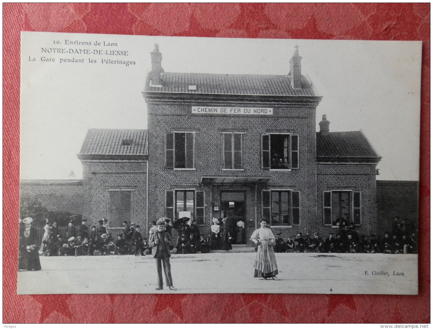 Dep 02 , Cpa  10 , Environs De Laon , NOTRE DAME De LIESSE , La Gare Pendant Les Pélerinages  (S011) - Autres & Non Classés