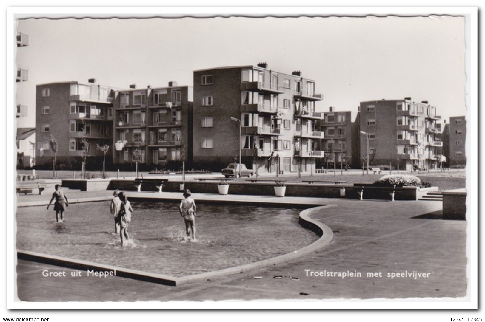 Meppel, Troelstraplein Met Speelvijver - Meppel