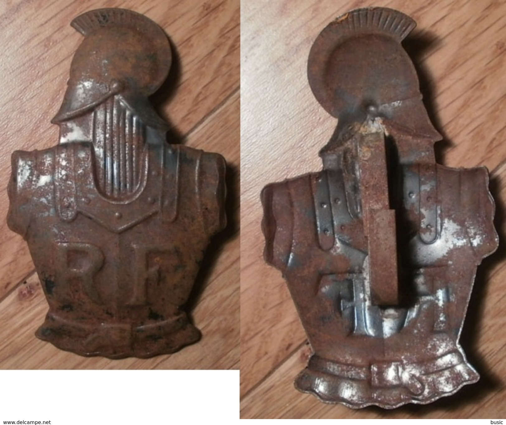 1914-18 - Insigne De Casque Adrian D'Artilleur - Hoeden