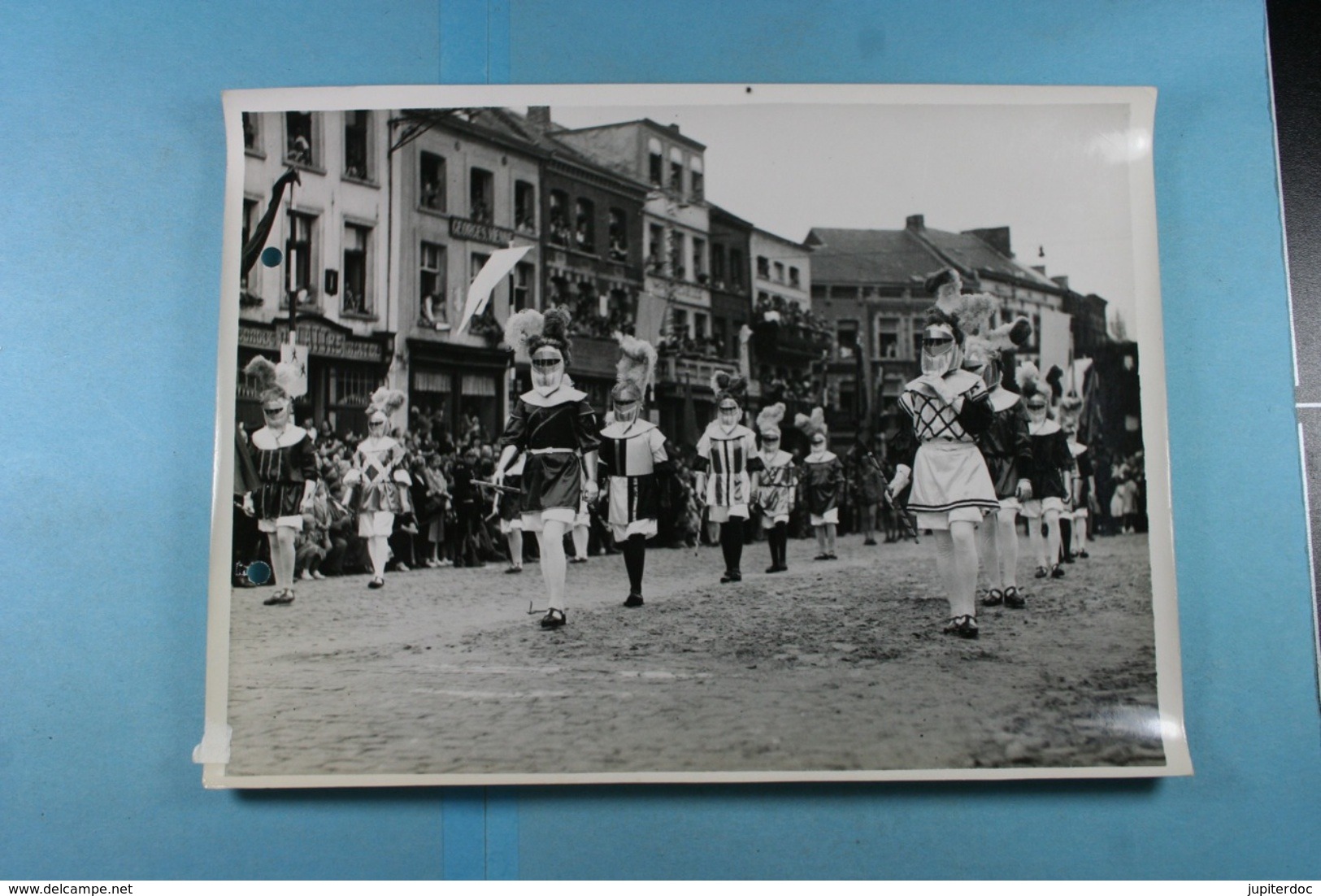 24 photos du Carnaval de Binche 1949, 1950, 1951