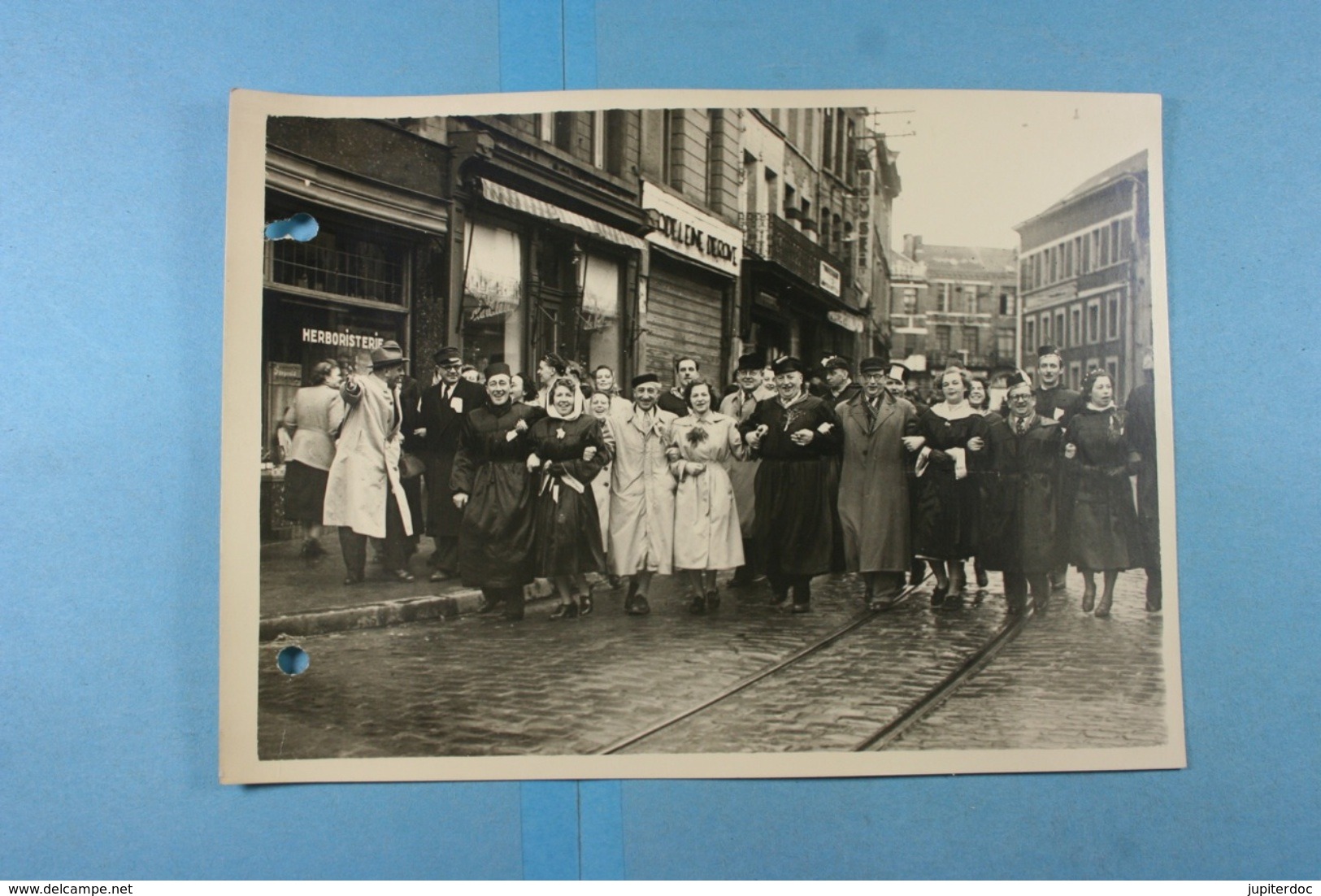 24 photos du Carnaval de Binche 1949, 1950, 1951