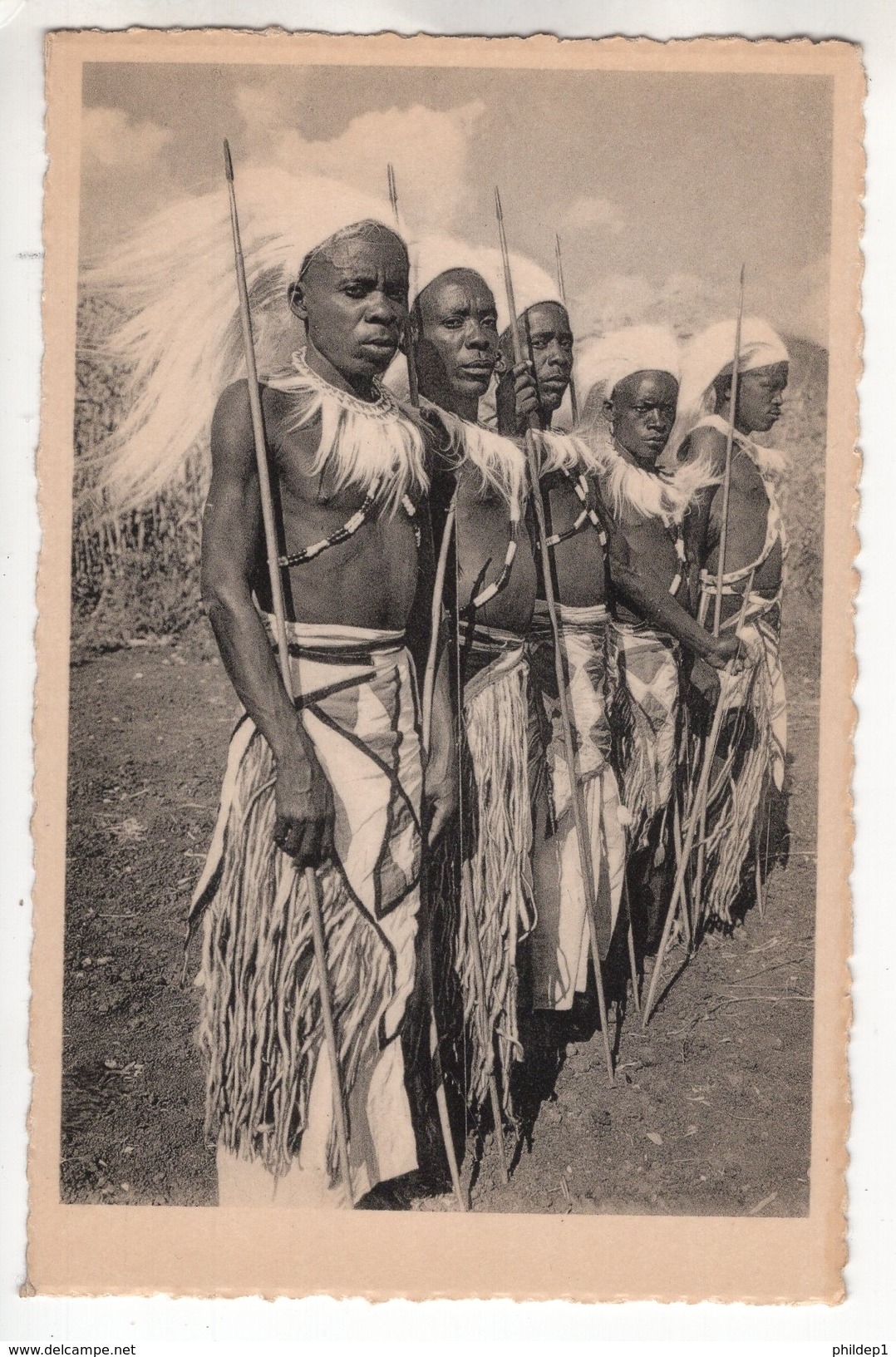 Urundi. Carte Postale Illustrée. Un Groupe D'Intores De L'Urundi - Ruanda-Urundi