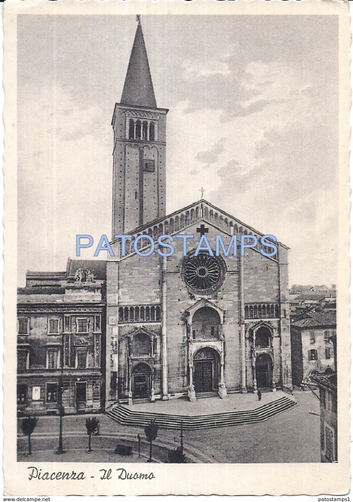 75813 ITALY PIACENZA EMILIA ROMAÑA THE CHURCH POSTAL POSTCARD - Sonstige & Ohne Zuordnung