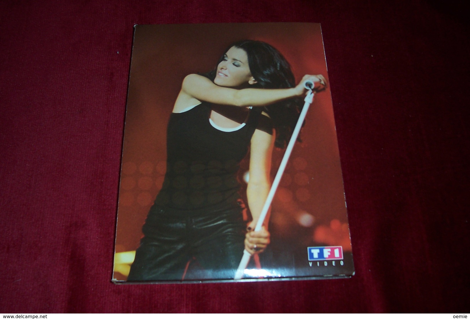 JENIFER FAIT SON LIVE  20 TITRES + BONUS  + 1 LIVRET DE PHOTOS INEDITES - DVD Musicaux