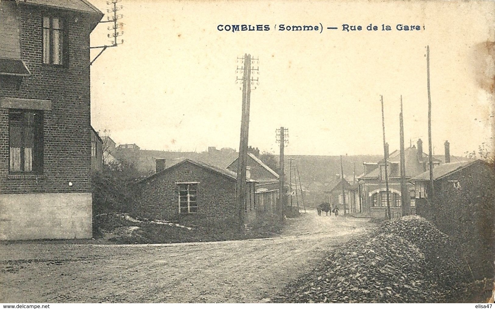 80  COMBLES    RUE  DE  LA  GARE - Combles