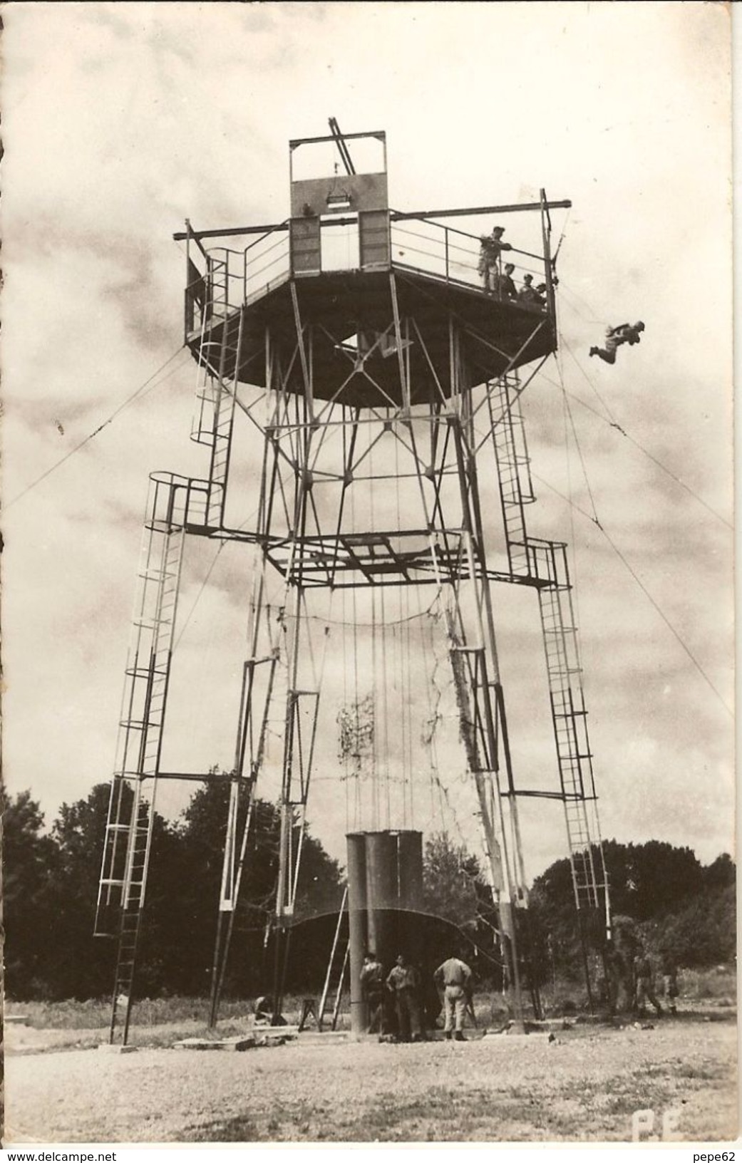 Pau-tour Brigitte-entrainement Des Parachustistes-cpsm Photo - Fallschirmspringen