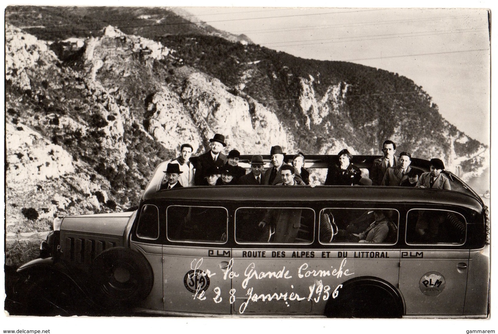 06 EZE - CARTE PHOTO - Sur La Grande Corniche Vehicule Autobus De Visite 1936 - Cpa Alpes Maritimes - Eze