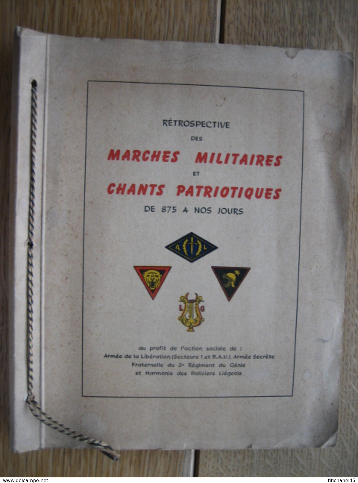 MARCHES MILITAIRES Et CHANTS PATRIOTIQUES - 1948 - 55 Pages Illustrées De 41 Planches Hors-texte (Dr SERVAIS) - Français