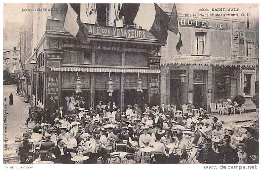 Saint Malo      35          Place Chateaubriand .Café Des Voyageurs         ( 3696 Voir Scan) - Saint Malo