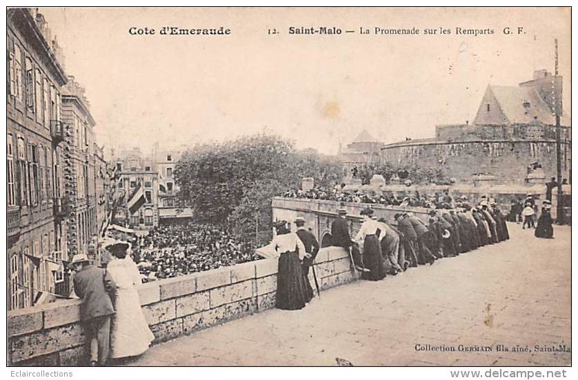 Saint Malo      35         Promenade Sur Les Remparts      (voir Scan) - Saint Malo