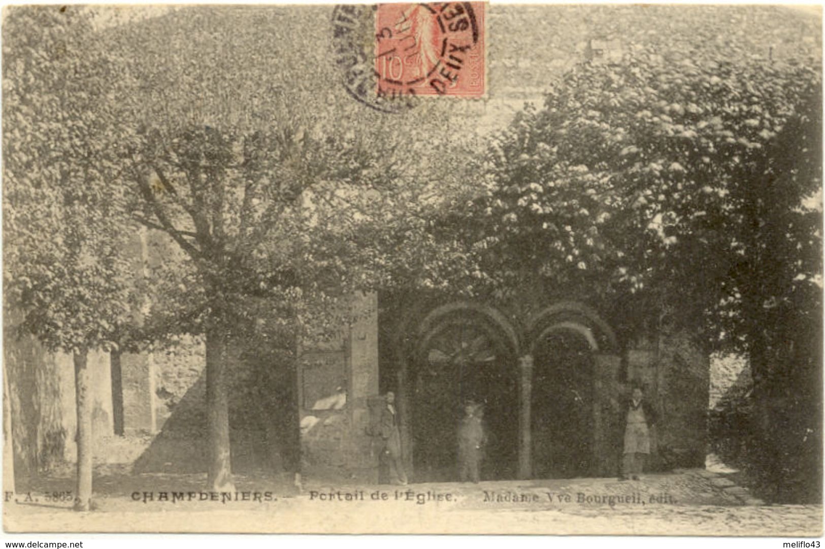 79/ CPA - Champdeniers - Portail De L'Eglise - Champdeniers Saint Denis